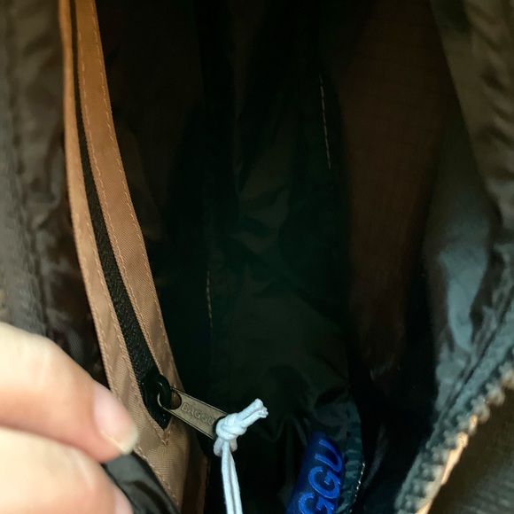 🍂🍁🎃BAGGU Small Crescent Bag in Cocoa with Black Strap 🎃🍁🍂 - Picture 6 of 7